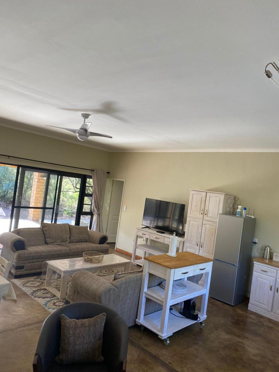 Olienhoff Guesthouse And Rest Camp Otavi Exterior photo