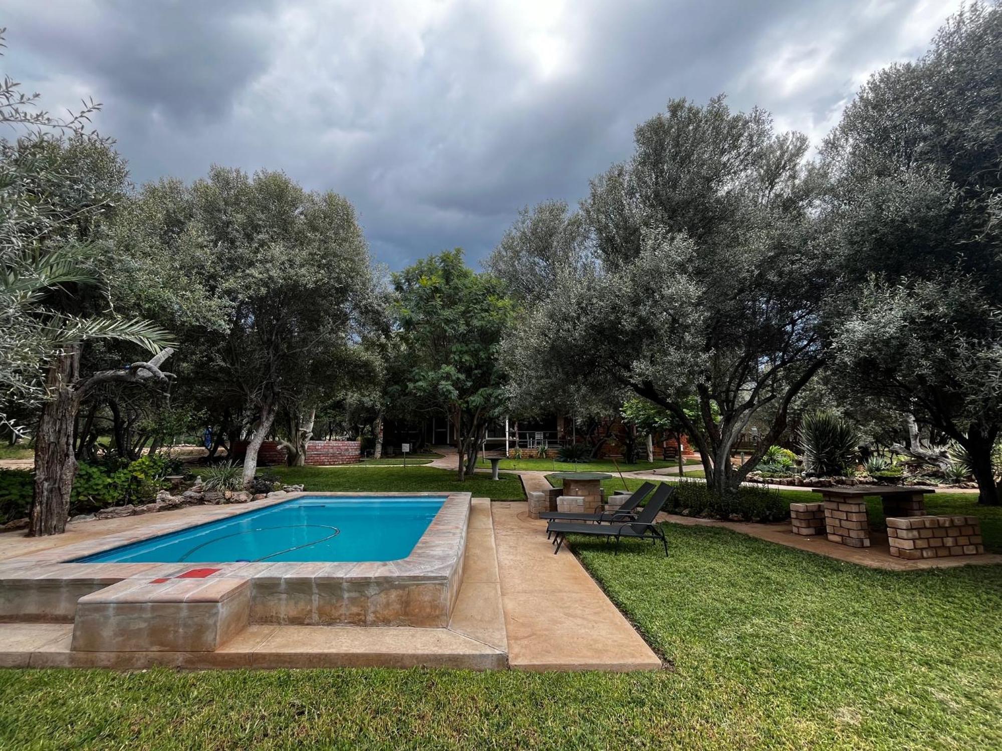 Olienhoff Guesthouse And Rest Camp Otavi Exterior photo